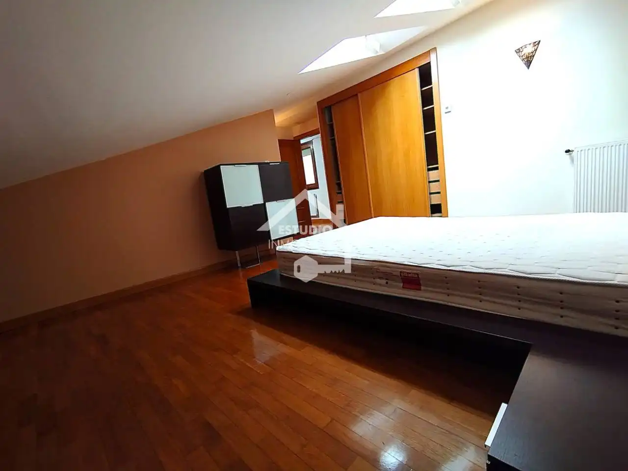 Habitación de Dúplex en venta en Viana con Calefacción y Balcón