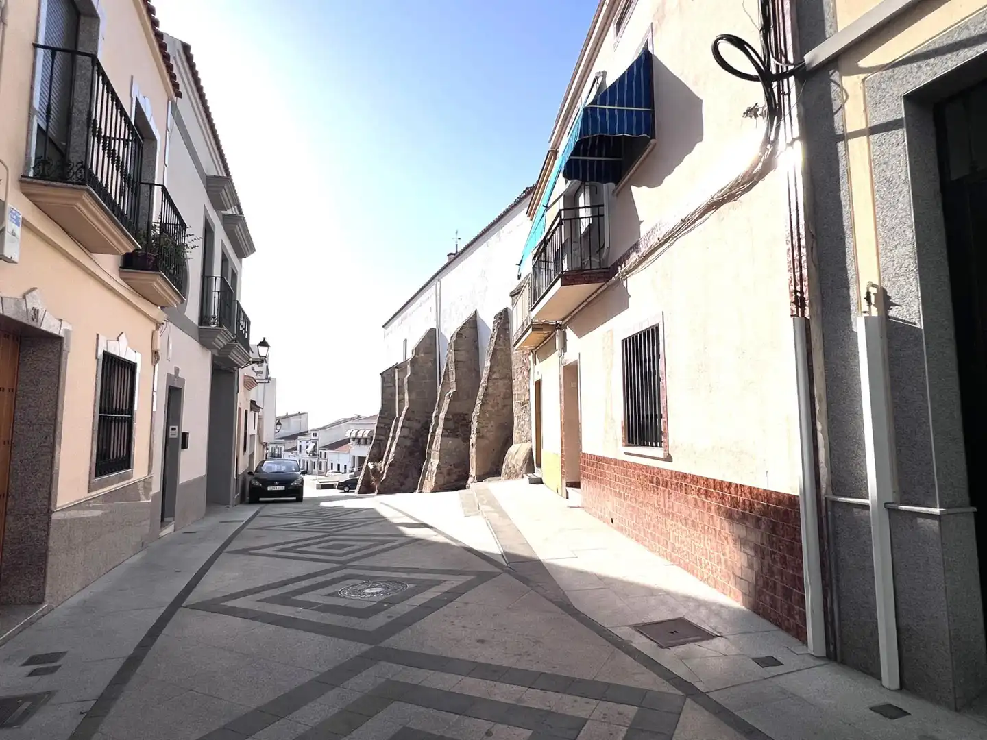 Vista exterior de Casa o chalet en venta en Don Benito con Terraza y Balcón
