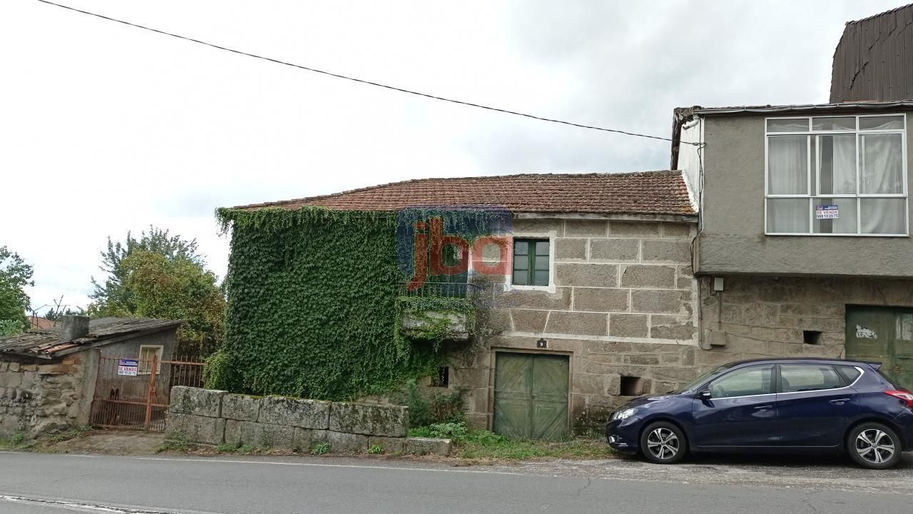 Vista exterior de Casa o xalet en venda en Ourense Capital  amb Calefacció i Jardí privat