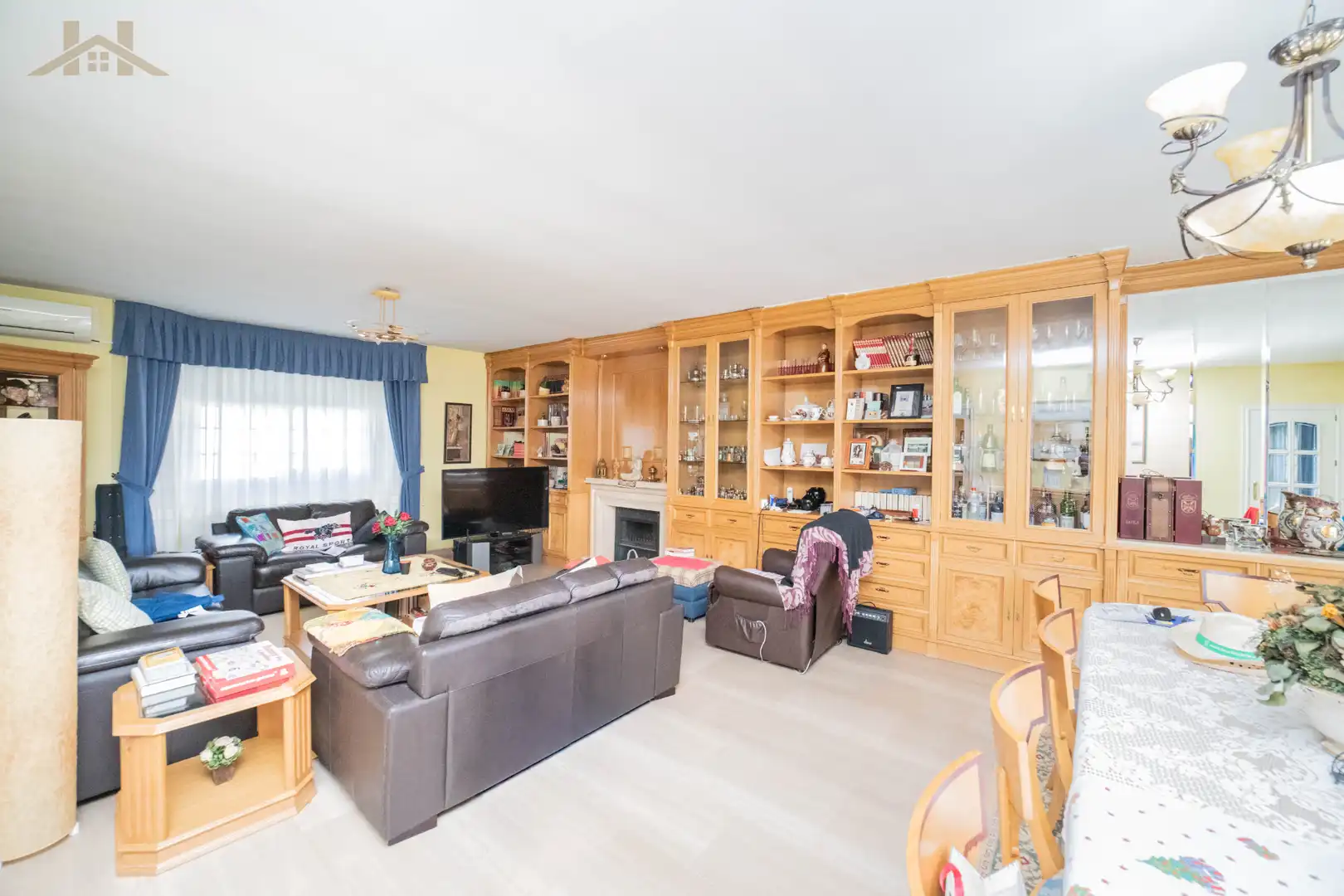 Sala d'estar de Casa o xalet en venda en Boadilla del Monte amb Aire condicionat, Calefacció i Jardí privat