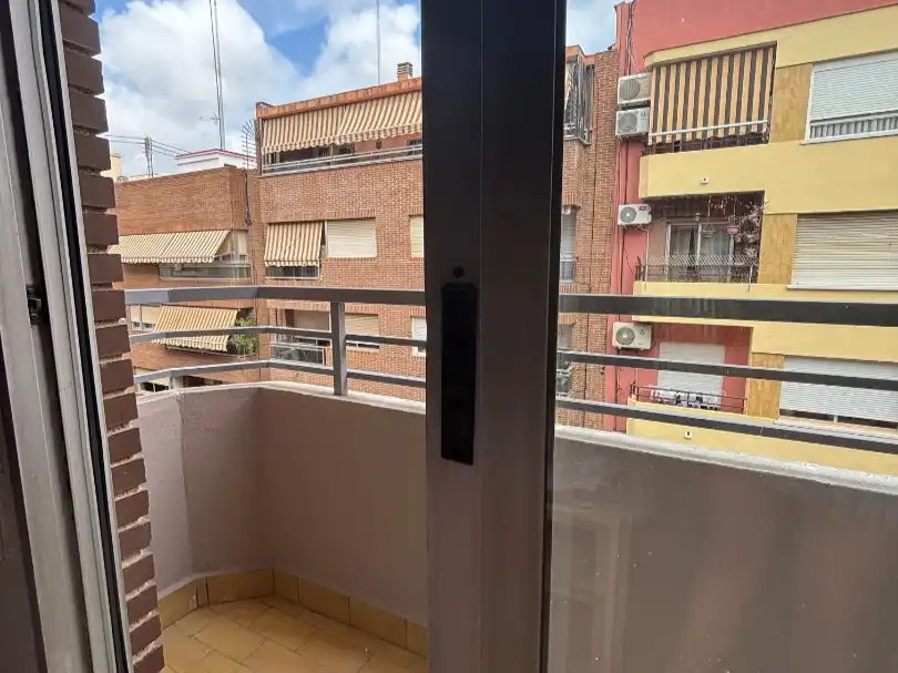 Wohnung zur Miete in Carrer de Concha Espina, 12, L'Amistat