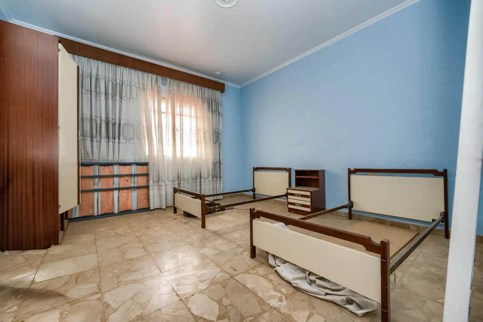 Bedroom of Houses for sale in Sanlúcar la Mayor  with Air Conditioner, Private garden and Terrace