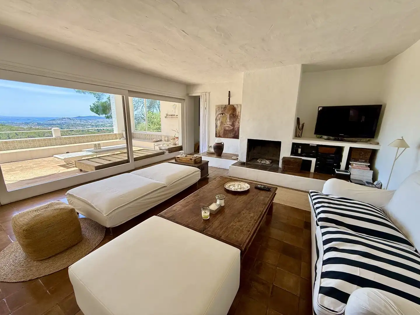 Sala d'estar de Finca rústica en venda en Santa Eulària des Riu amb Aire condicionat, Calefacció i Jardí privat