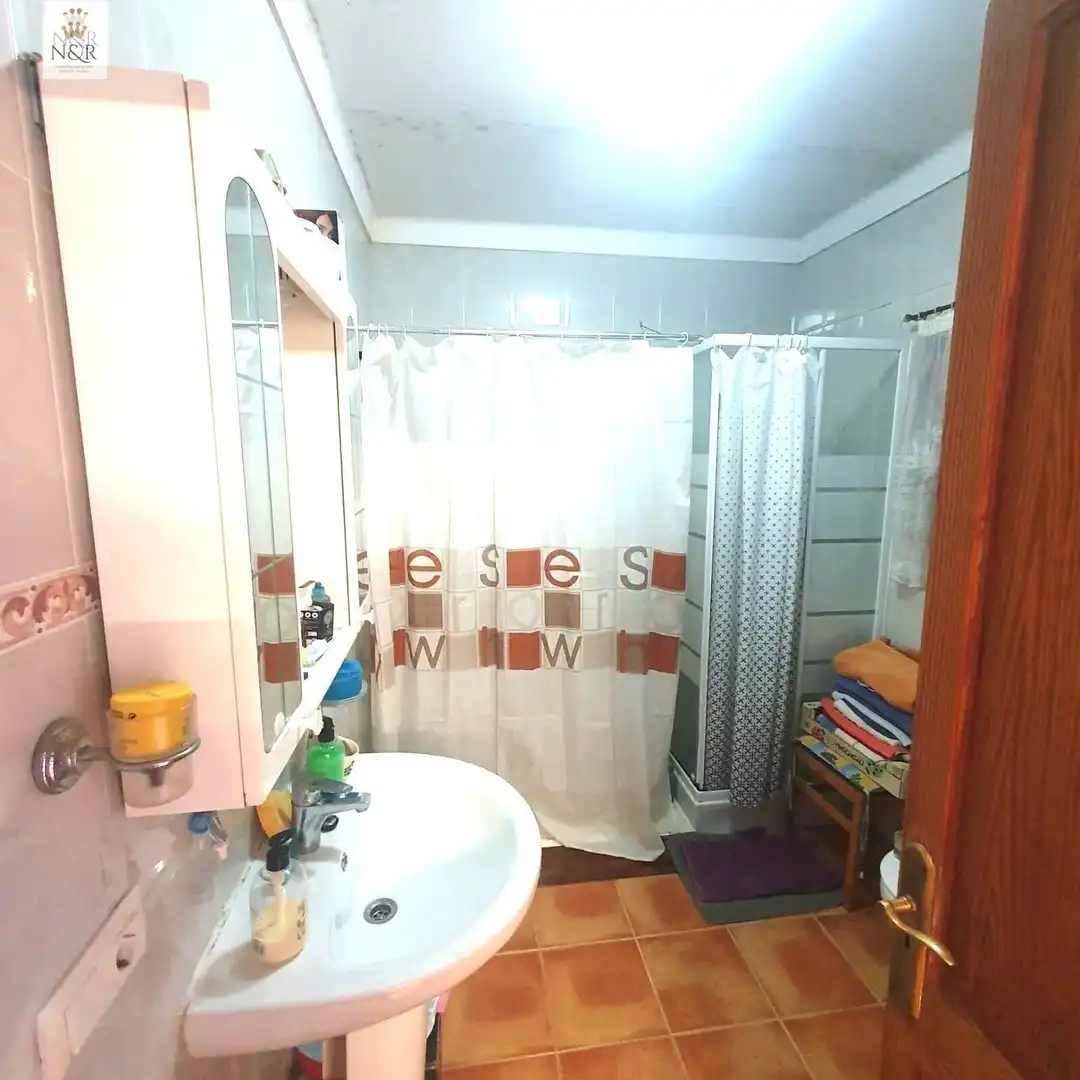 Bany de Finca rústica en venda en Binissalem amb Jardí privat, Terrassa i Traster