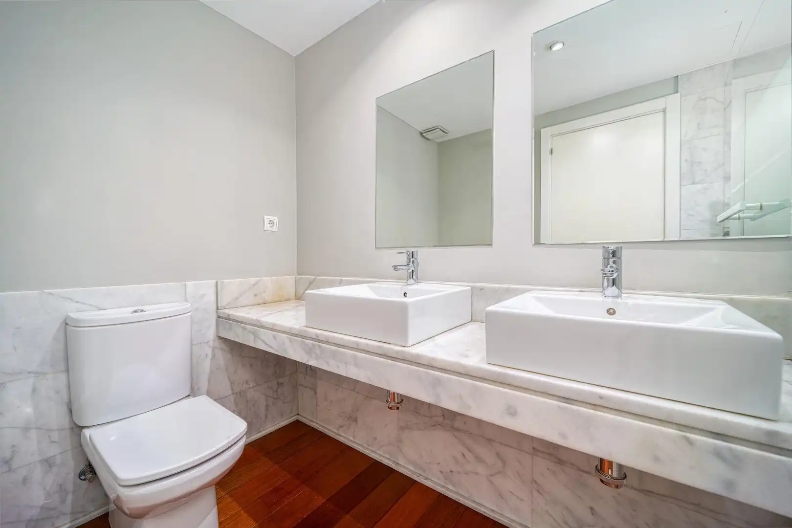 Baño de Planta baja de alquiler en Majadahonda con Aire acondicionado, Calefacción y Jardín privado