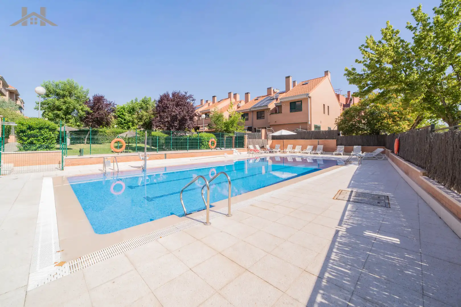 Piscina de Piso en venta en Boadilla del Monte con Aire acondicionado, Calefacción y Jardín privado