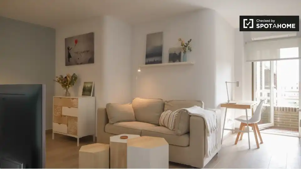 Appartamento con terrazza in affitto a Chamartín, imagen 2