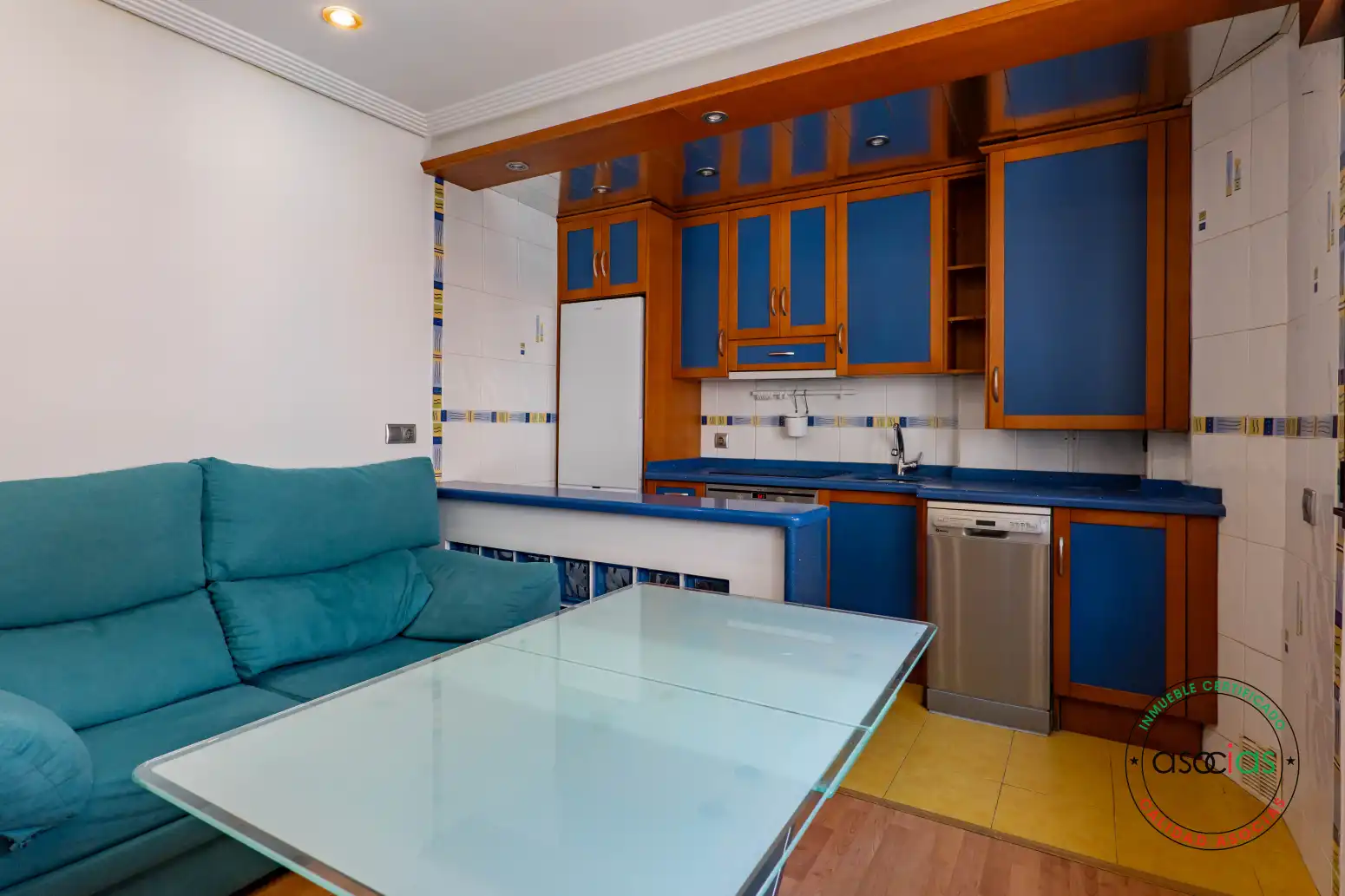 Cocina de Piso en venta en Gijón  con Calefacción y Trastero