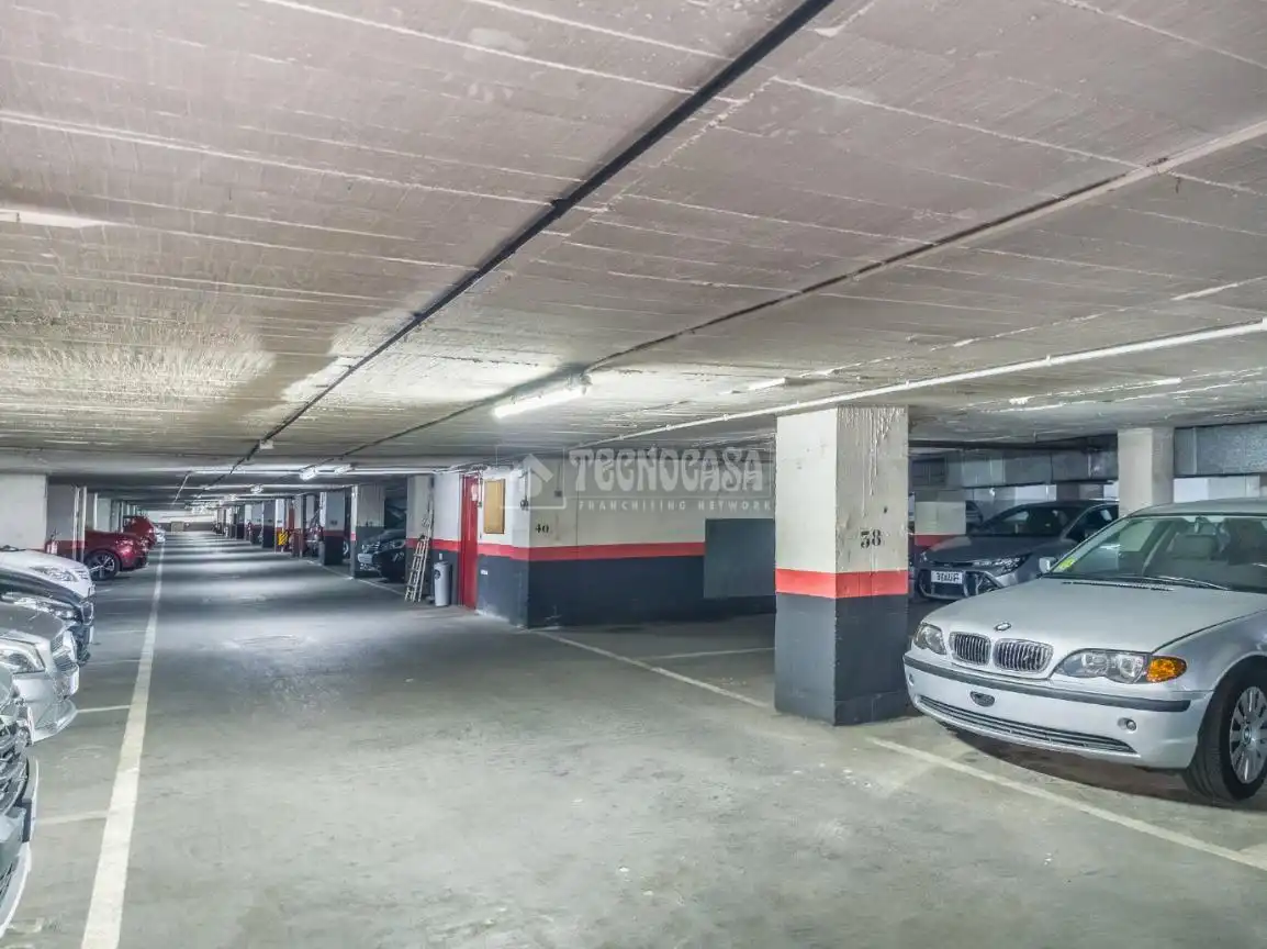 Aparcament de Garatge en venda en Madrid