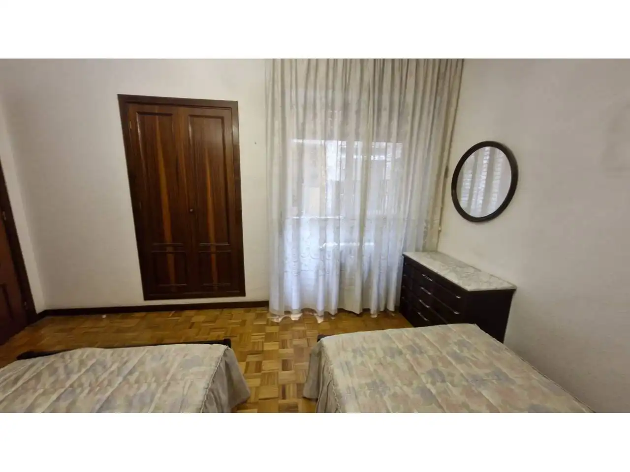 Habitación de Piso en venta en  Logroño con Calefacción, Parquet y Terraza
