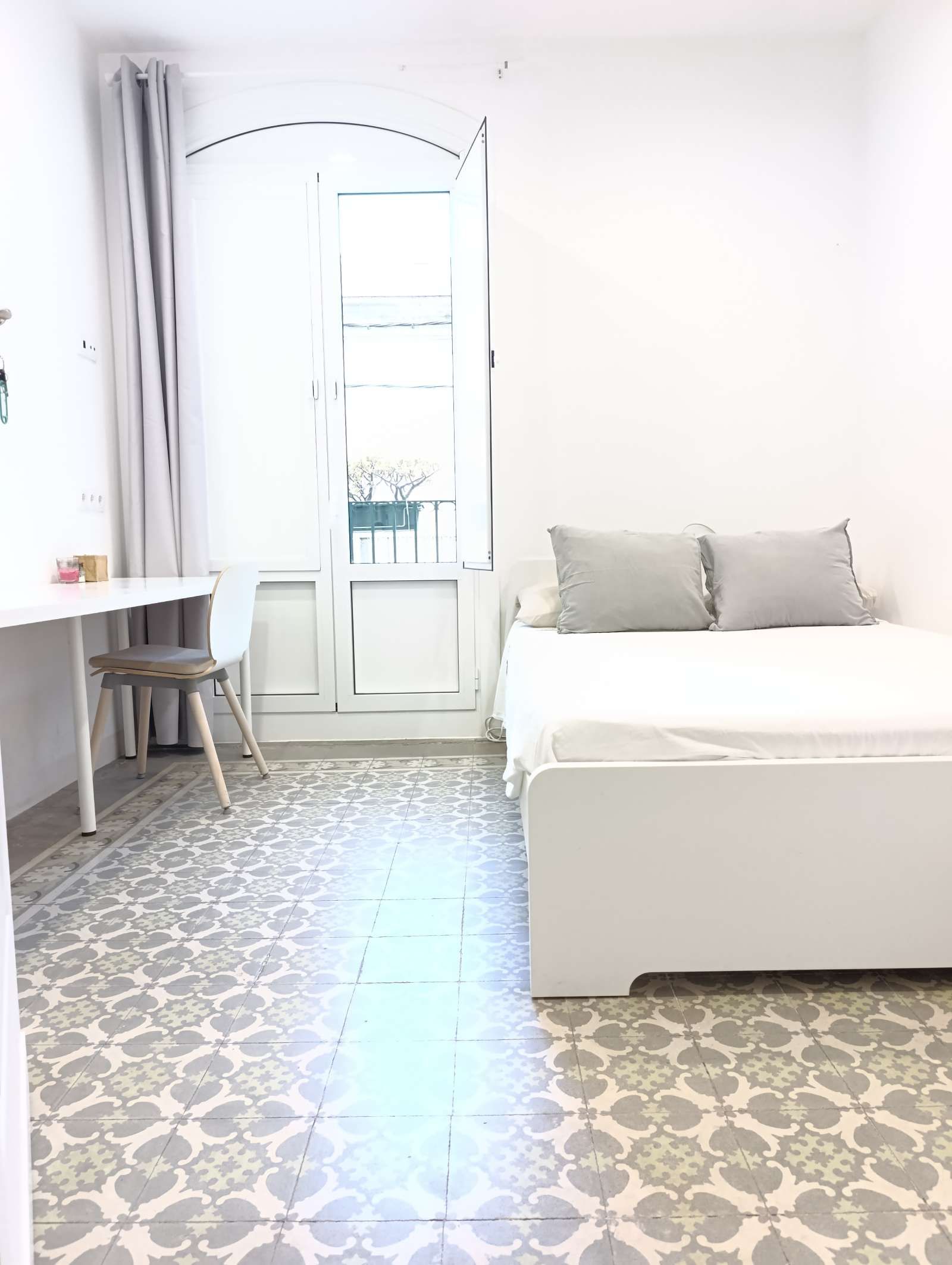 Bedroom of Flat to share in El Prat de Llobregat  with Air Conditioner and Terrace