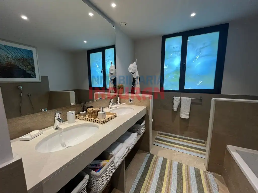 Bathroom of Houses for sale in El Gordo 