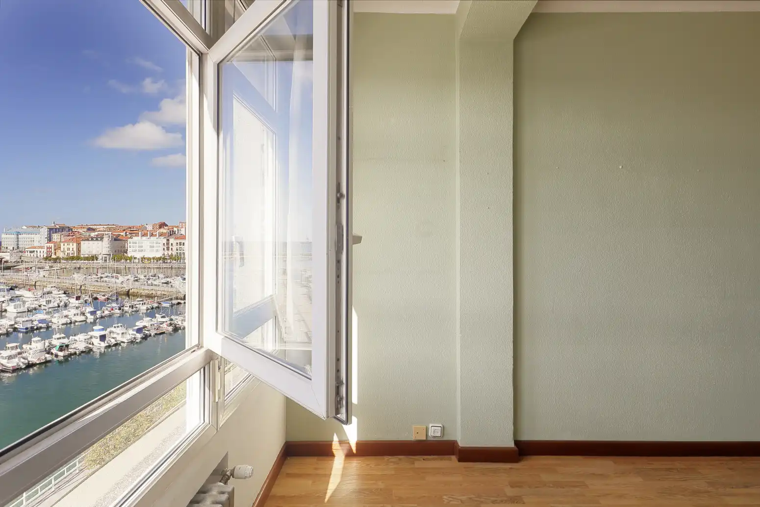 Bedroom of Flat for sale in Gijón   with Heating, Parquet flooring and Storage room