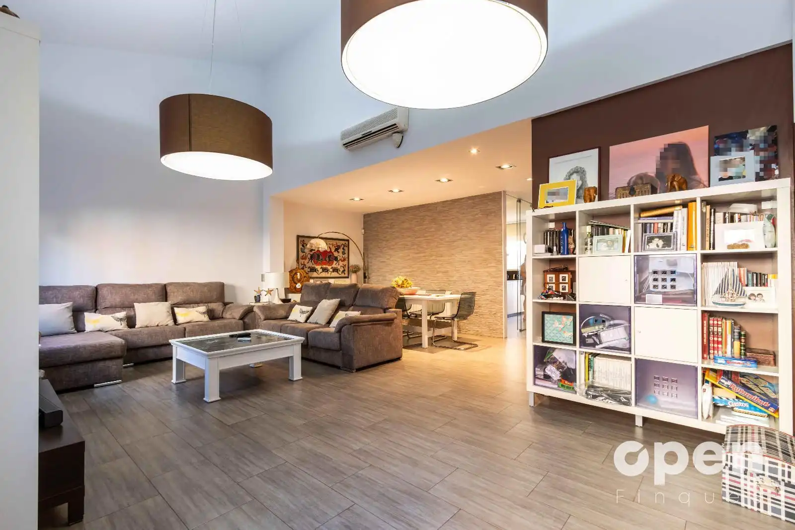 Wohnzimmer von Einfamilien-Reihenhaus zum Verkauf in Terrassa mit Klimaanlage, Heizung und Terrasse