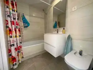 Badezimmer von Wohnung zum Verkauf in Las Rozas de Madrid mit Klimaanlage, Terrasse und Abstellraum