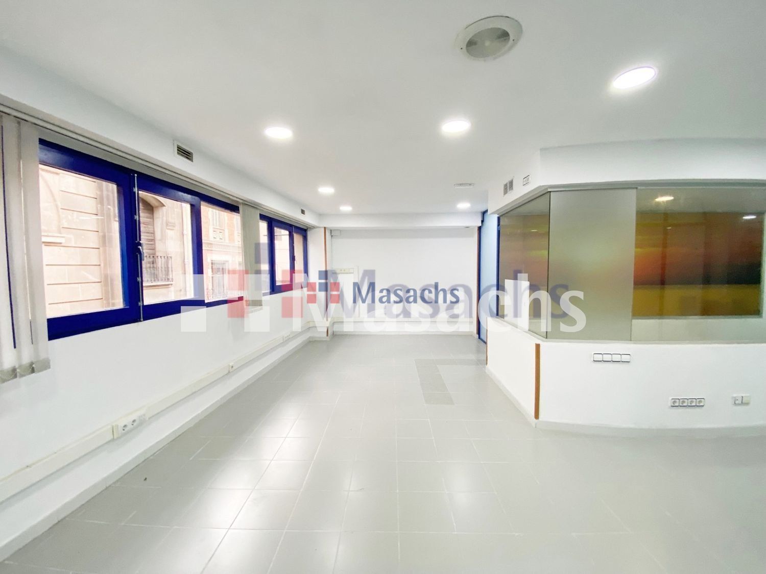Premises for sale in Terrassa  with Air Conditioner