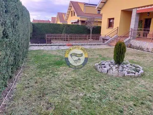 Garden of Houses for sale in Santovenia de la Valdoncina  with Heating, Terrace and Furnished