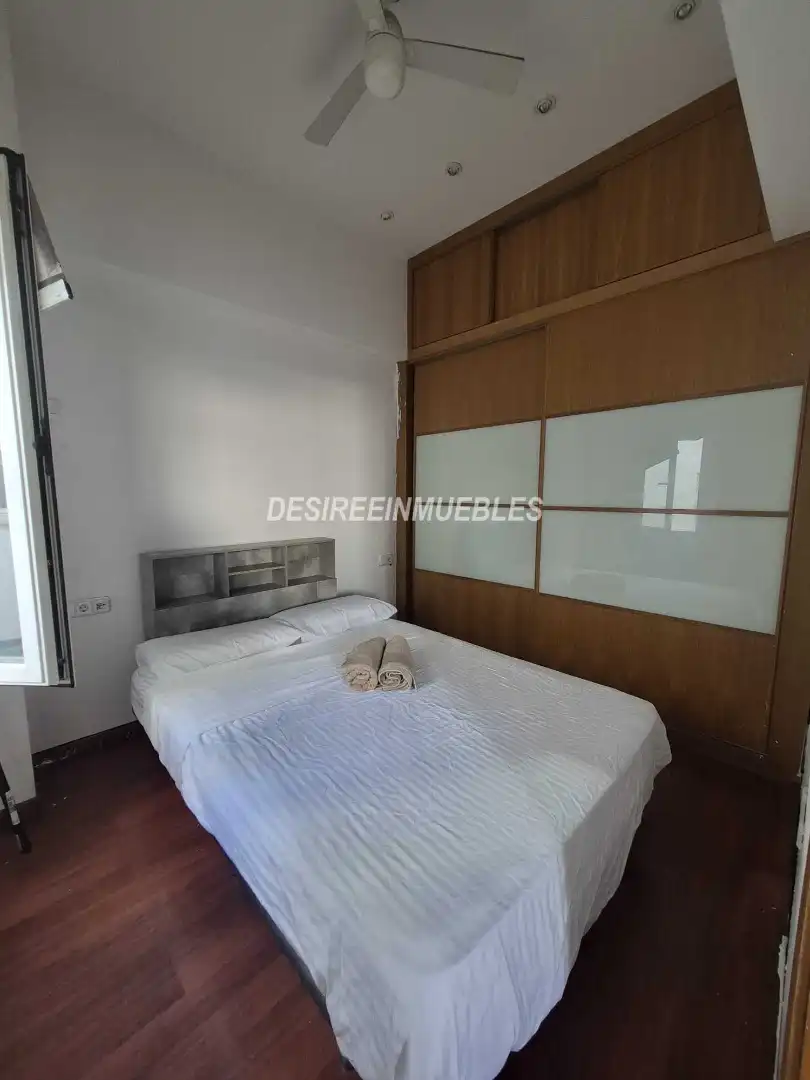 Dormitori de Pis de lloguer en Valencia amb Aire condicionat, Parquet i Terrassa