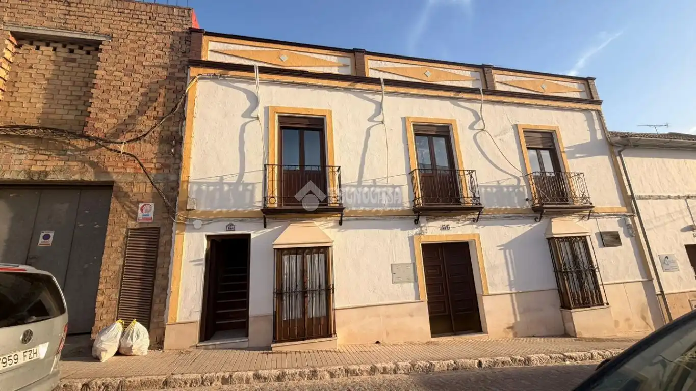 Vista exterior de Piso en venta en Osuna con Calefacción, Terraza y Balcón