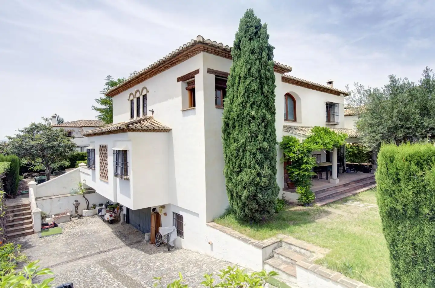 Vista exterior de Casa o chalet en venta en Granada con Jardín privado, Terraza y Balcón
