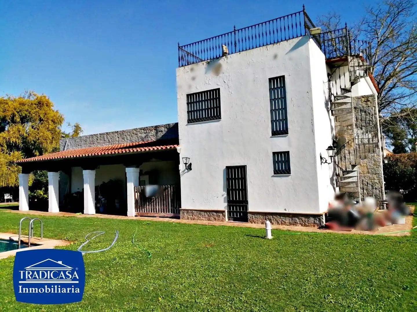 Exterior view of Detached homes for sale in Jerez de la Frontera  with Air Conditioner, Private garden and Terrace