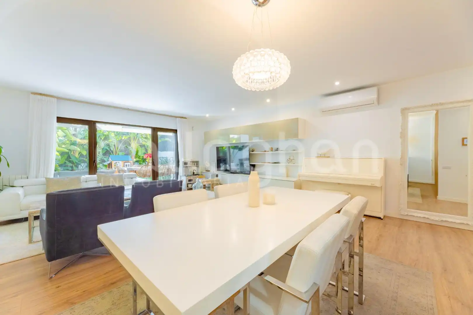 Vista exterior de Casa adosada en venta en Rocafort con Aire acondicionado, Calefacción y Jardín privado