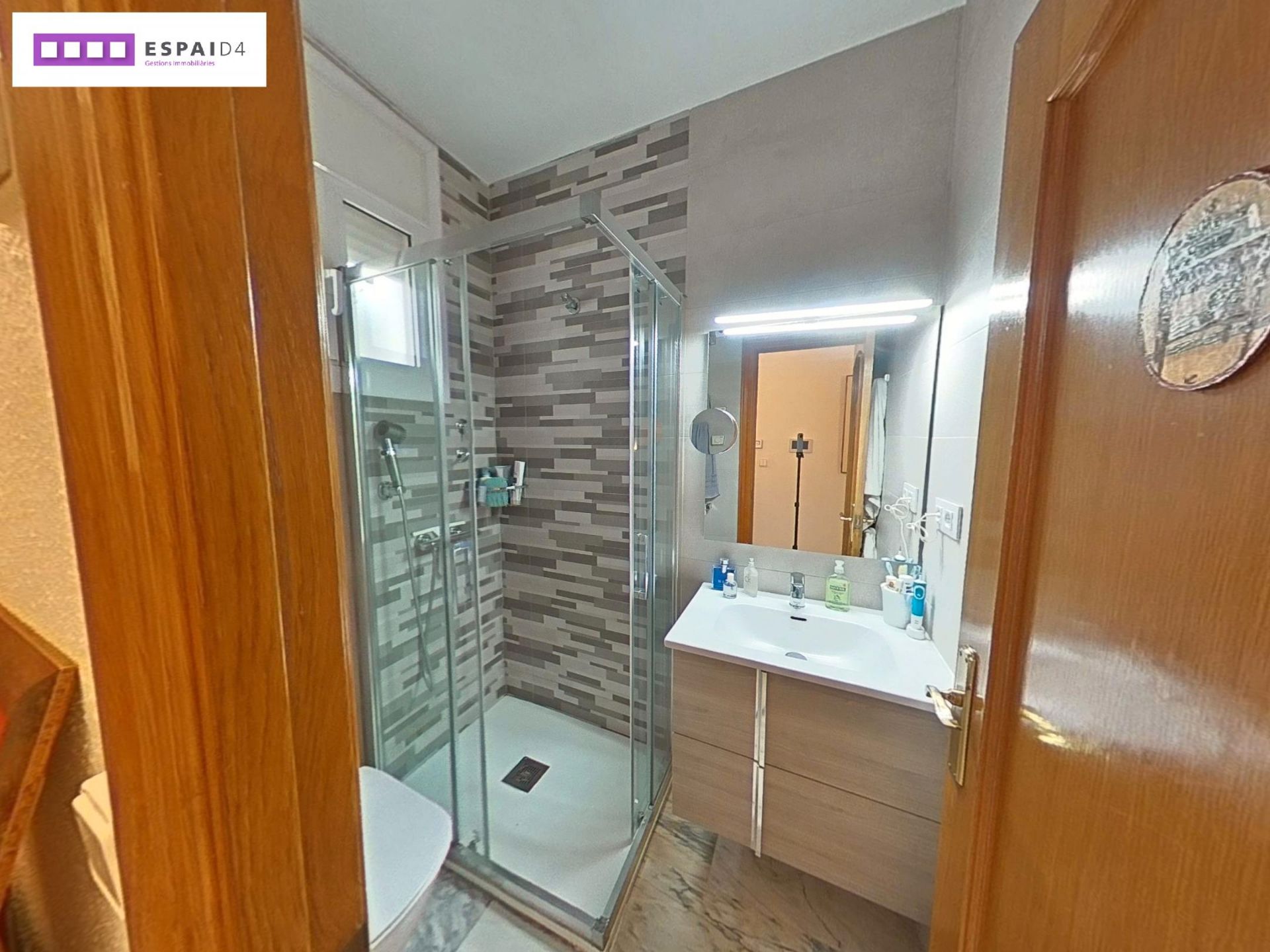 Bany de Casa adosada en venda en Ripollet amb Aire condicionat, Calefacció i Terrassa