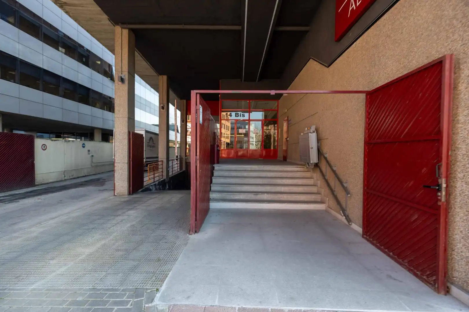 Commercial properties for rent in Madrid  with Air Conditioner