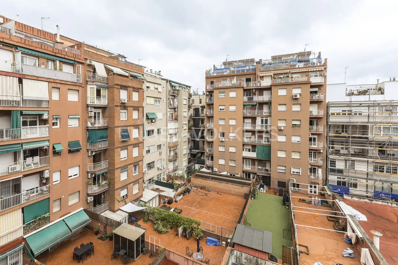 Vista exterior de Piso en venta en Barcelona con Aire acondicionado, Calefacción y Amueblado
