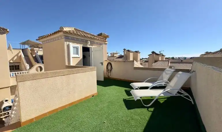 Terrassa de Casa adosada en venda en Orihuela amb Aire condicionat, Jardí privat i Terrassa