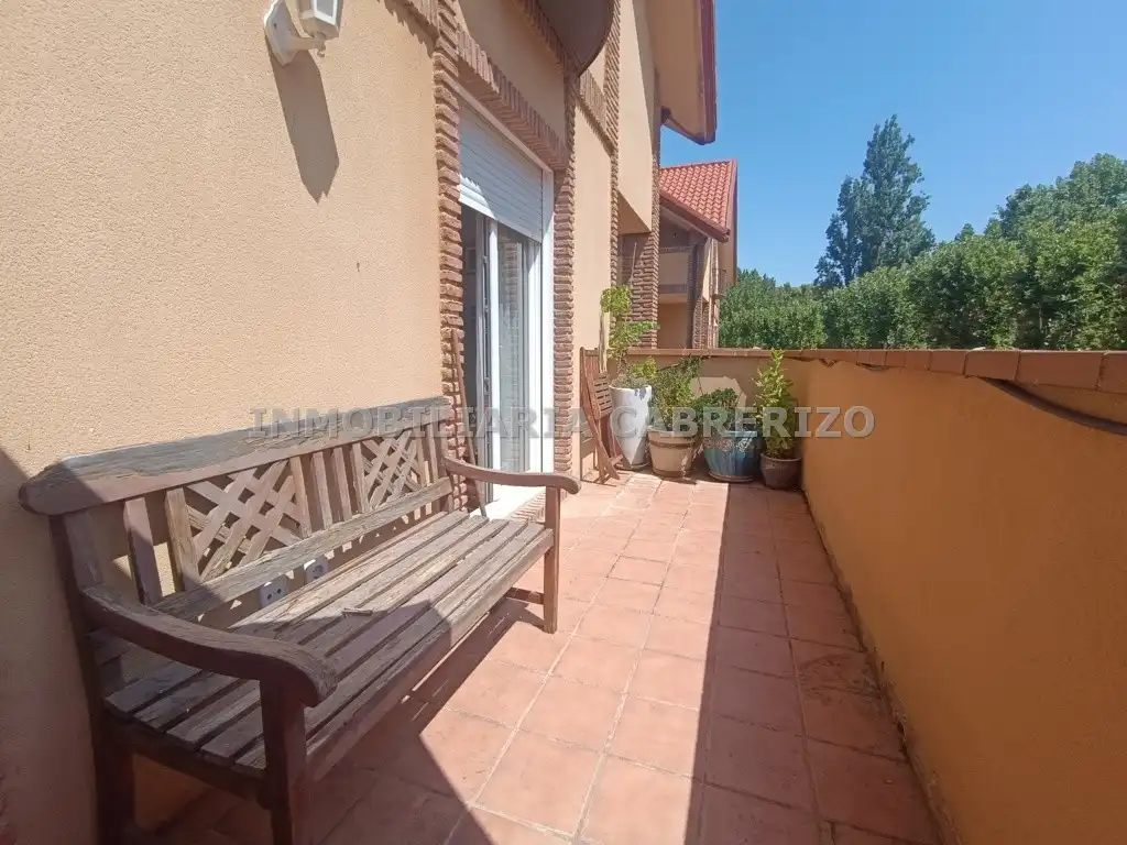Dúplex con piscina en venta en Villamediana de Iregua