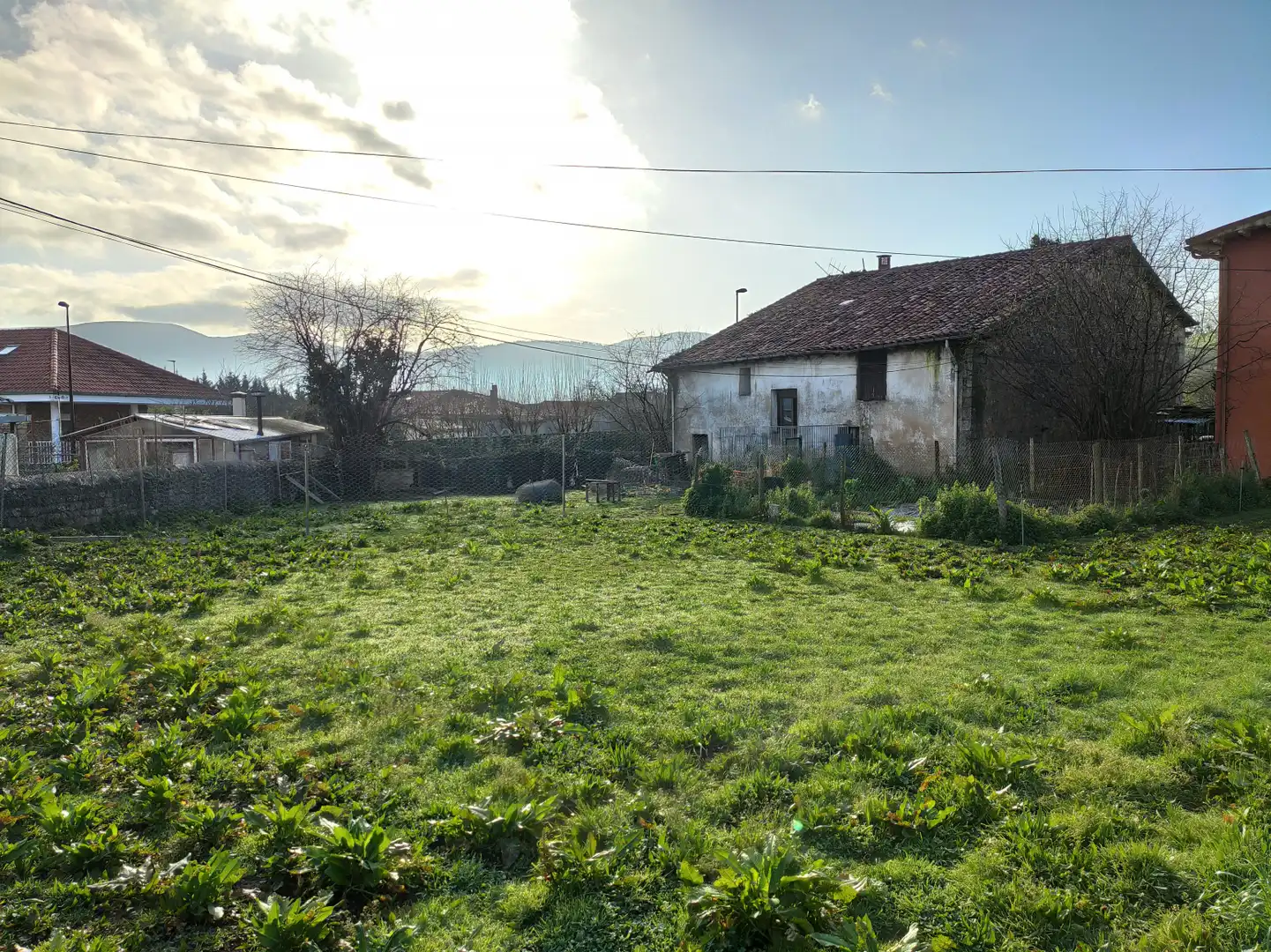 Casa o xalet en venda en Los Corrales de Buelna  amb Jardí privat