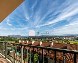 Terrassa de Casa adosada en venda en Ponteareas amb Calefacció, Jardí privat i Terrassa