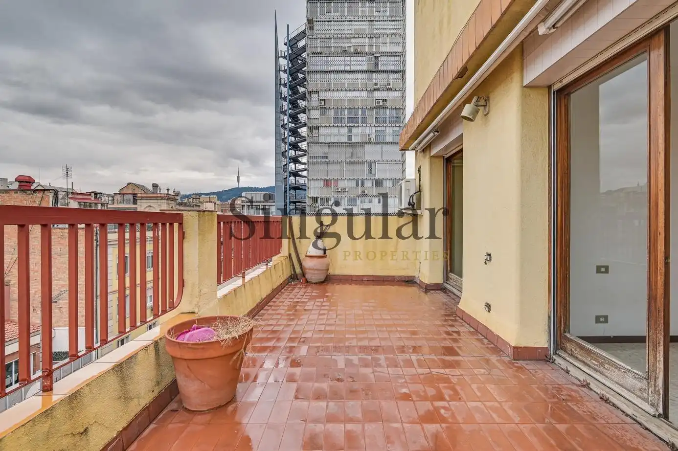 Terraza de Ático en venta en Barcelona con Calefacción, Terraza y Piscina