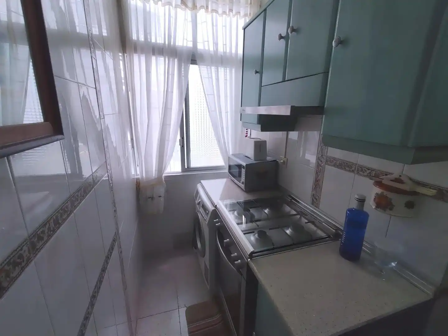 Cuina de Pis en venda en Las Palmas de Gran Canaria amb Moblat i Balcó