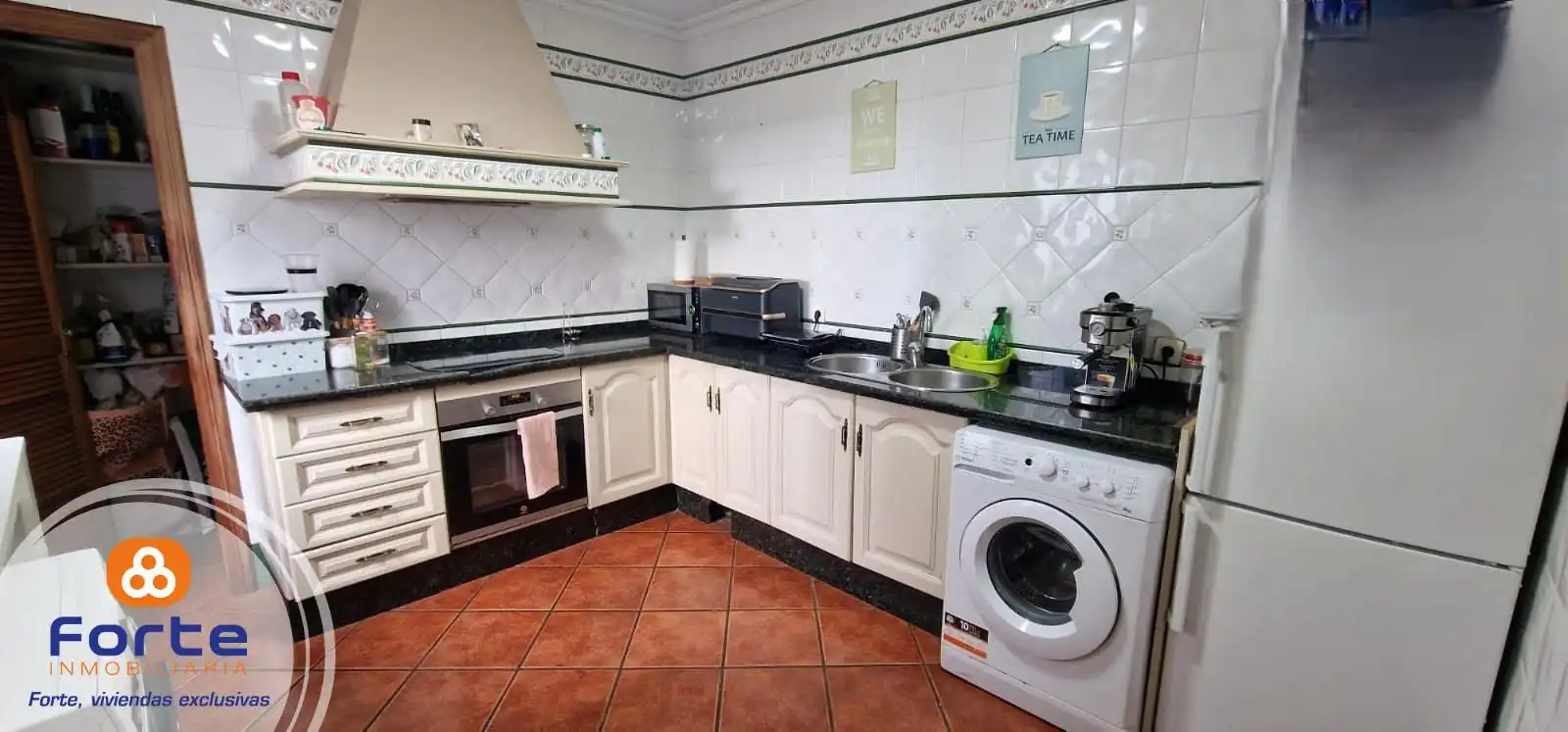 Kitchen of Flat for sale in Córdoba  with Air Conditioner