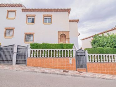 Maison jumelée à vendre à Calle BUERO VALLEJO 4