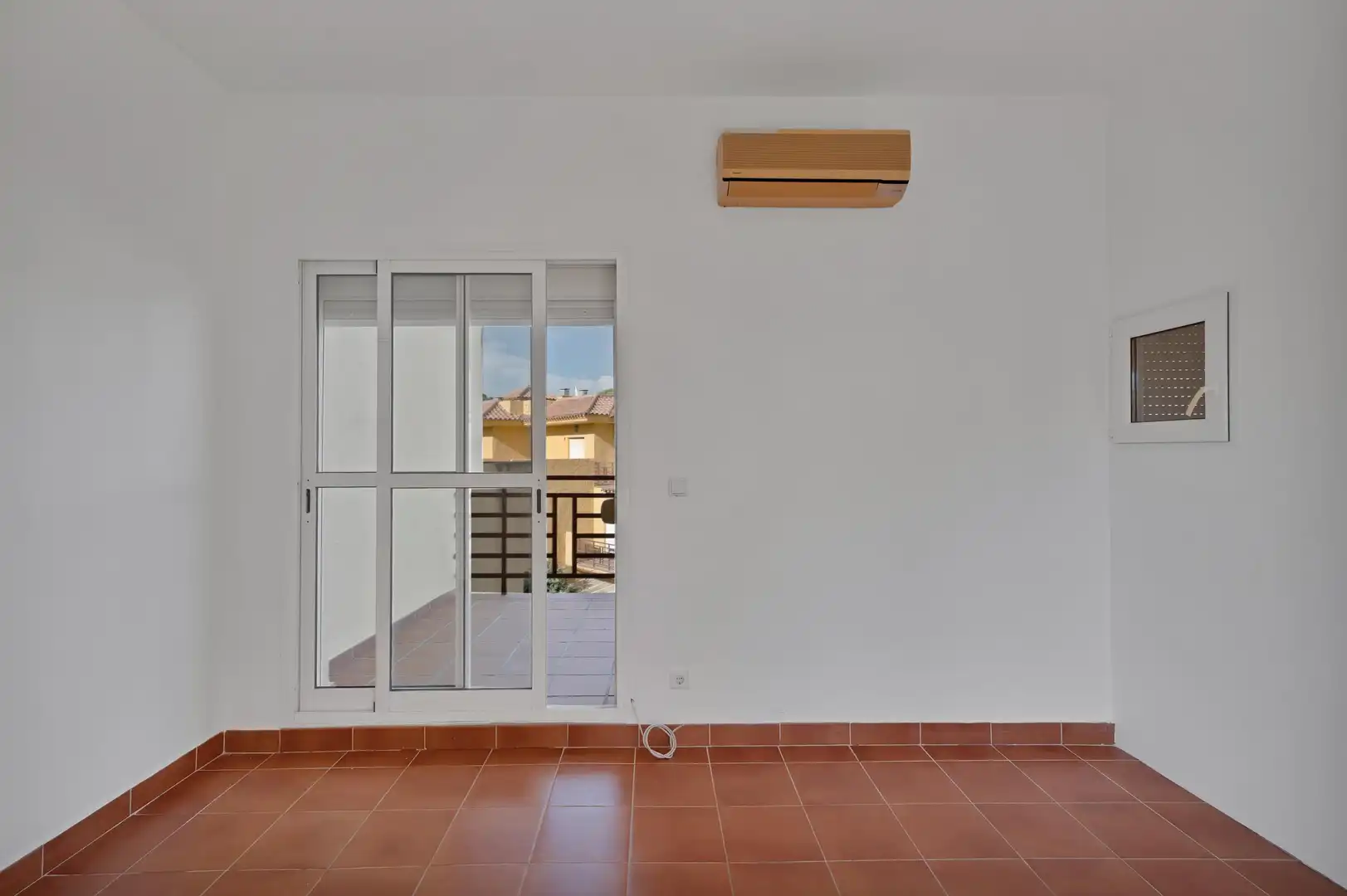 Terrassa de Casa adosada en venda en Estepona amb Aire condicionat, Calefacció i Jardí privat