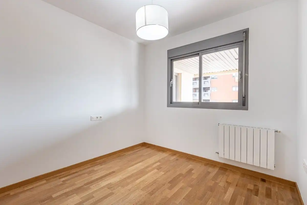 Flat for rent in Avenida DE LA ILUSTRACION, Campus de la Salud