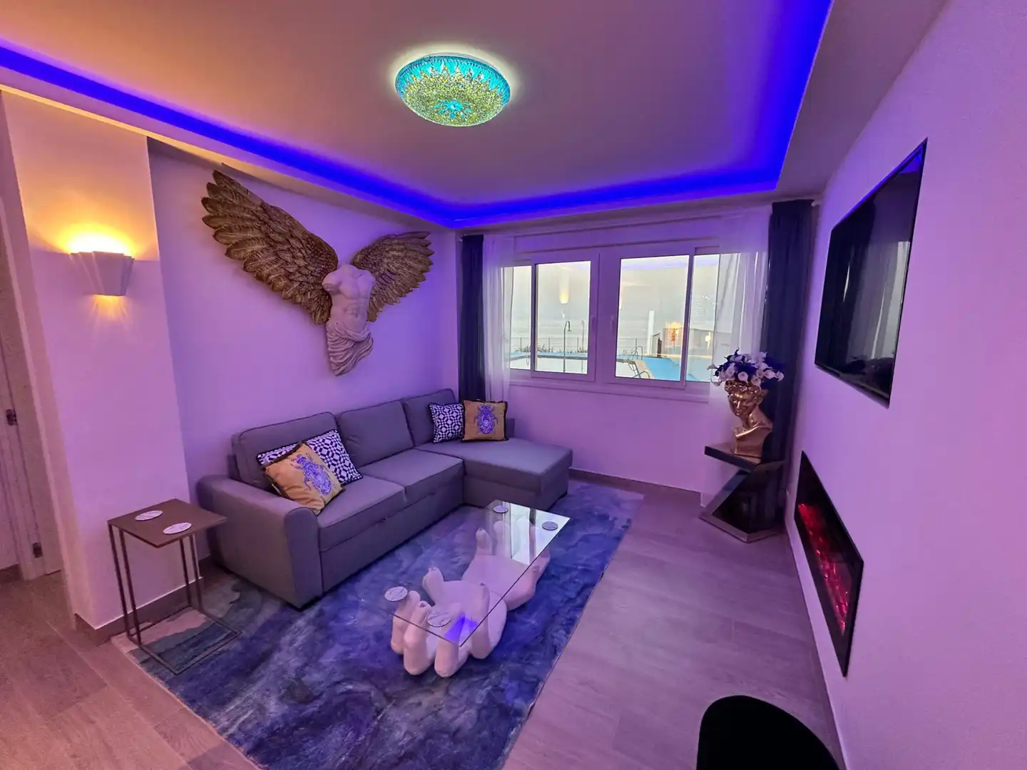 Wohnzimmer von Erdgeschoss zum Verkauf in Sotogrande mit Klimaanlage, Schwimmbad und Möbliert