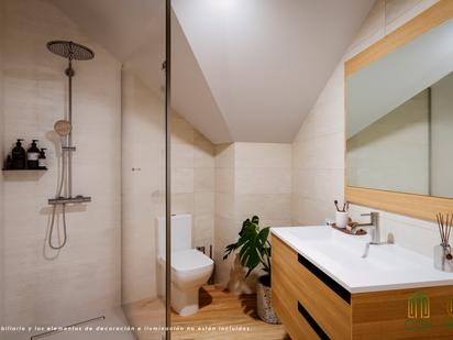 Bathroom of Duplex for sale in  Toledo Capital  with Air Conditioner, Heating and Terrace