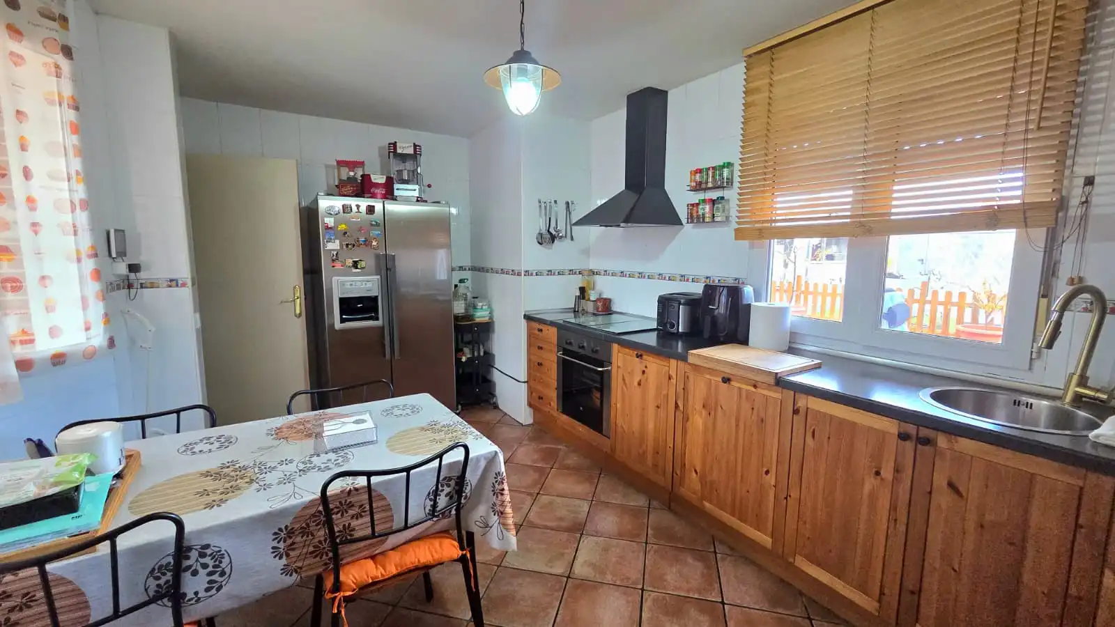 Cuina de Casa adosada en venda en Illescas amb Aire condicionat, Calefacció i Jardí privat
