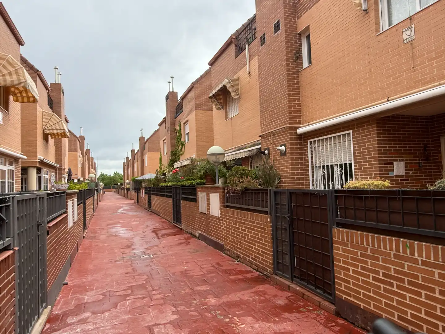 Exterior view of Houses for sale in Alcalá de Henares  with Air Conditioner, Heating and Private garden