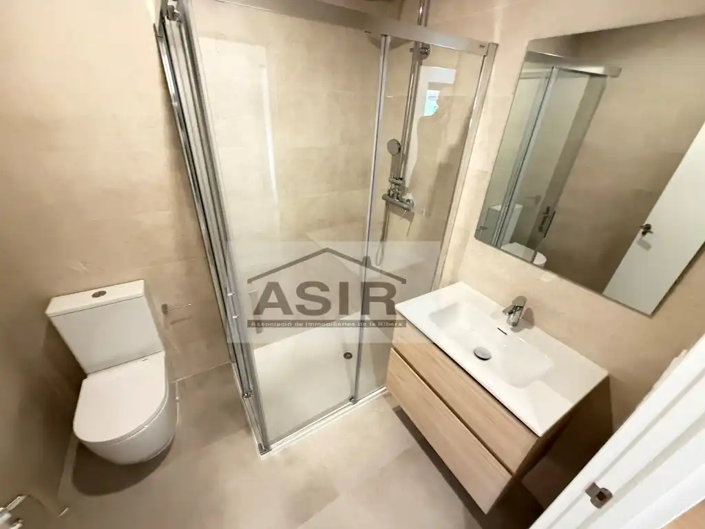 Baño de Ático de alquiler en Polinyà de Xúquer con Piscina