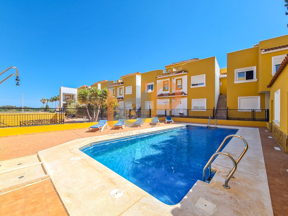 Vista exterior de Apartament en venda en Cuevas del Almanzora amb Terrassa, Traster i Piscina comunitària