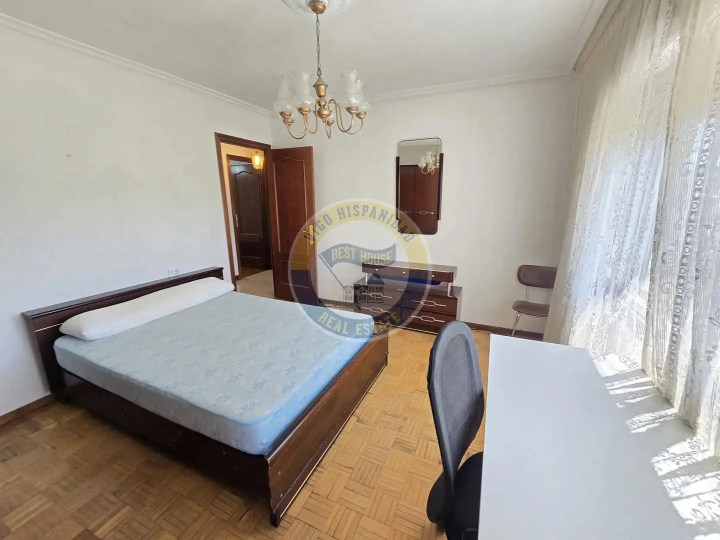 Habitación de Piso de alquiler en Vigo  con Calefacción, Parquet y Amueblado