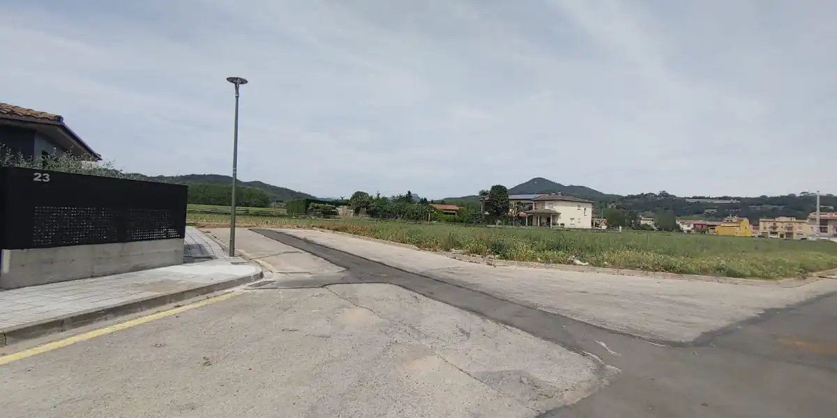 Terreny residencial en venda a Bescanó, imagen 3