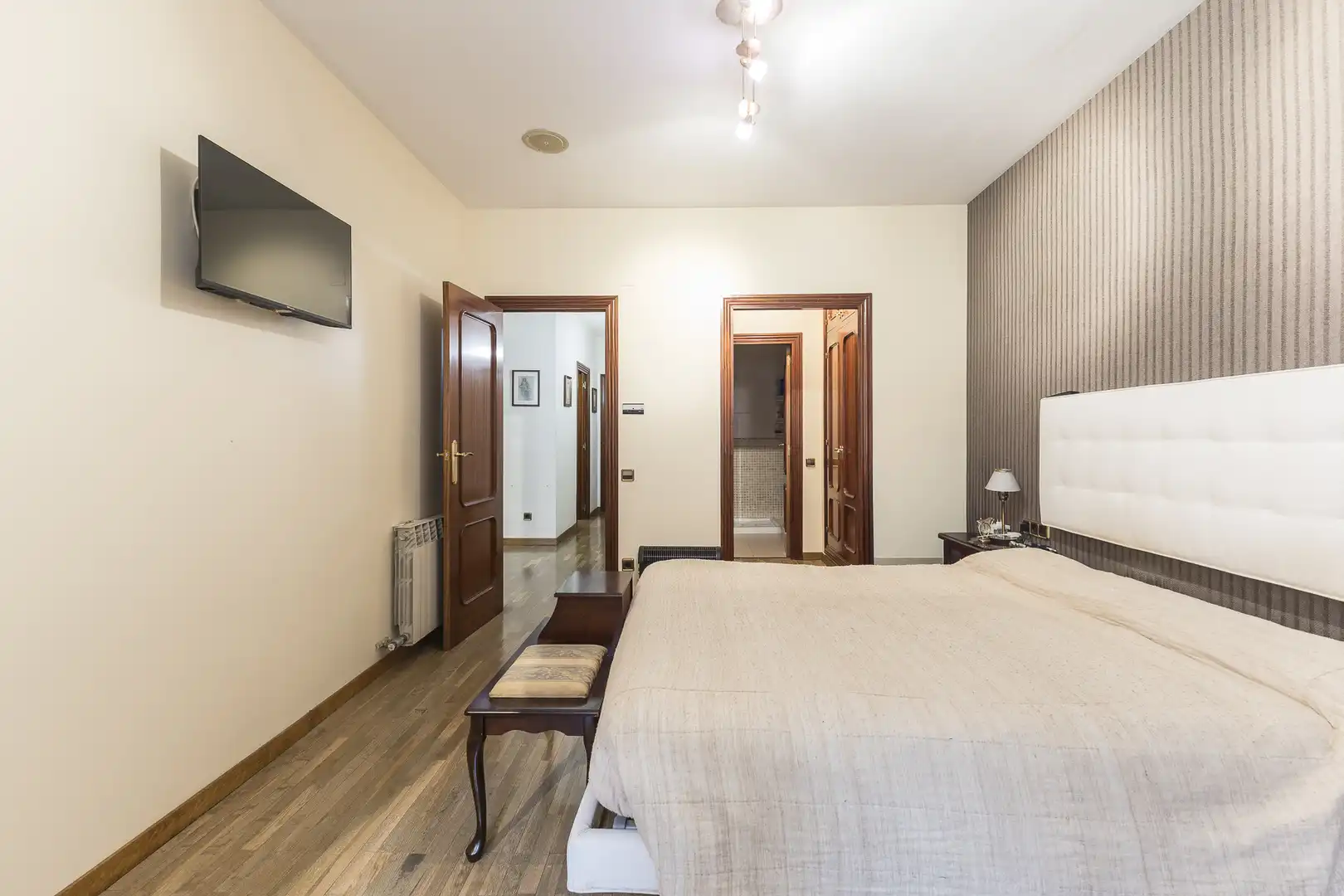 Habitación de Piso en venta en Barcelona con Calefacción, Jardín privado y Terraza