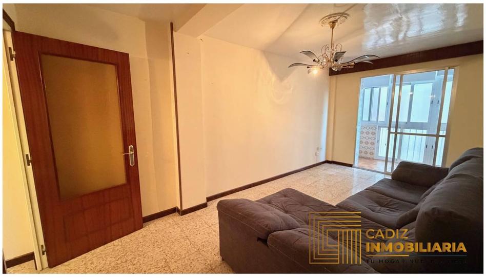 Foto 1 de Piso de alquiler en Astilleros - La Paz  - Loreto - El Corte Inglés, Cádiz