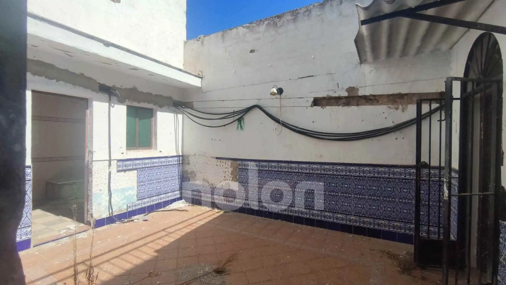 Vista exterior de Casa adosada en venda en La Puebla de Cazalla amb Jardí privat i Piscina